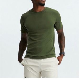 Men’s medium dark green fabletics  training tee